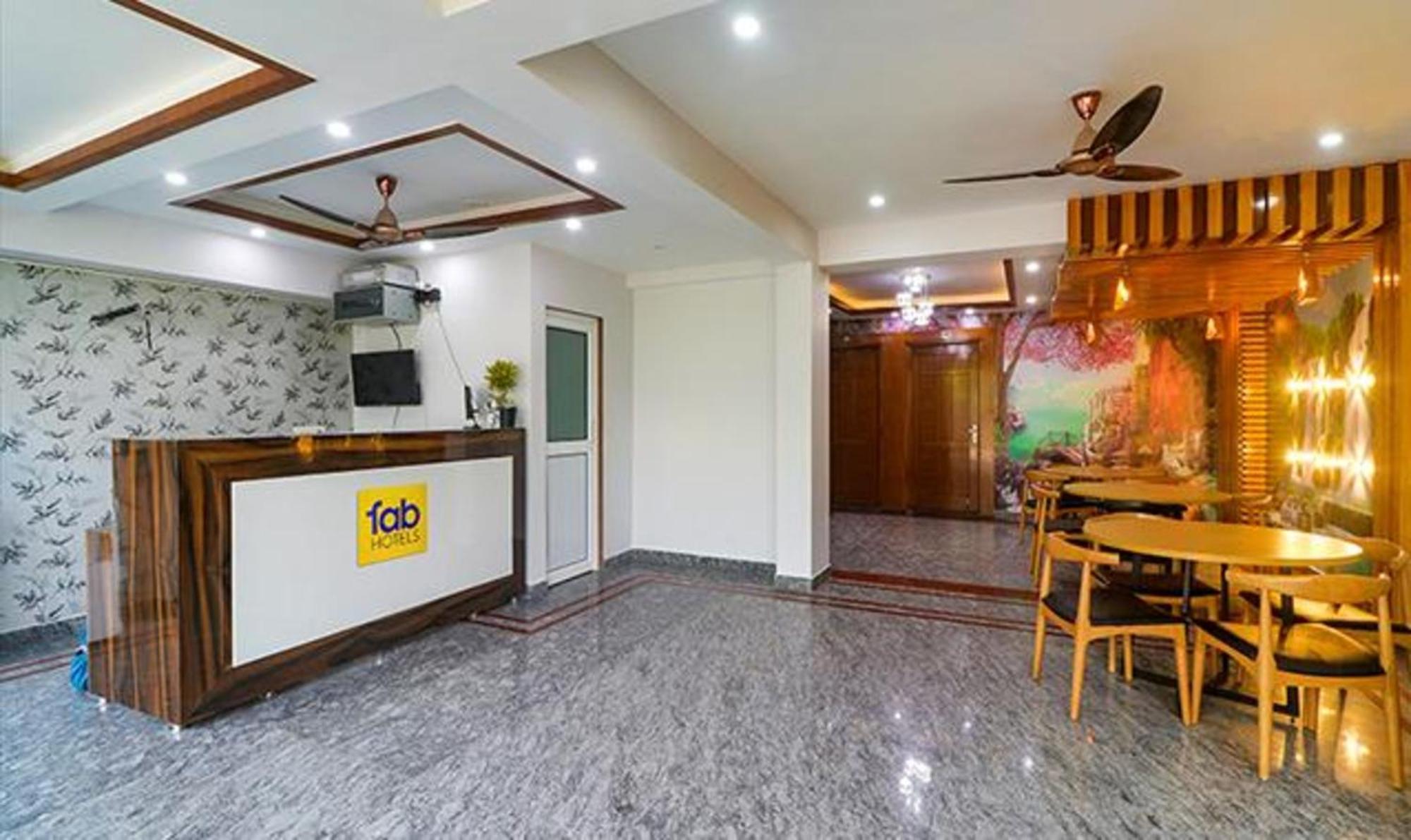 Fabhotel Star Corporate Suite Ґурґаон Екстер'єр фото